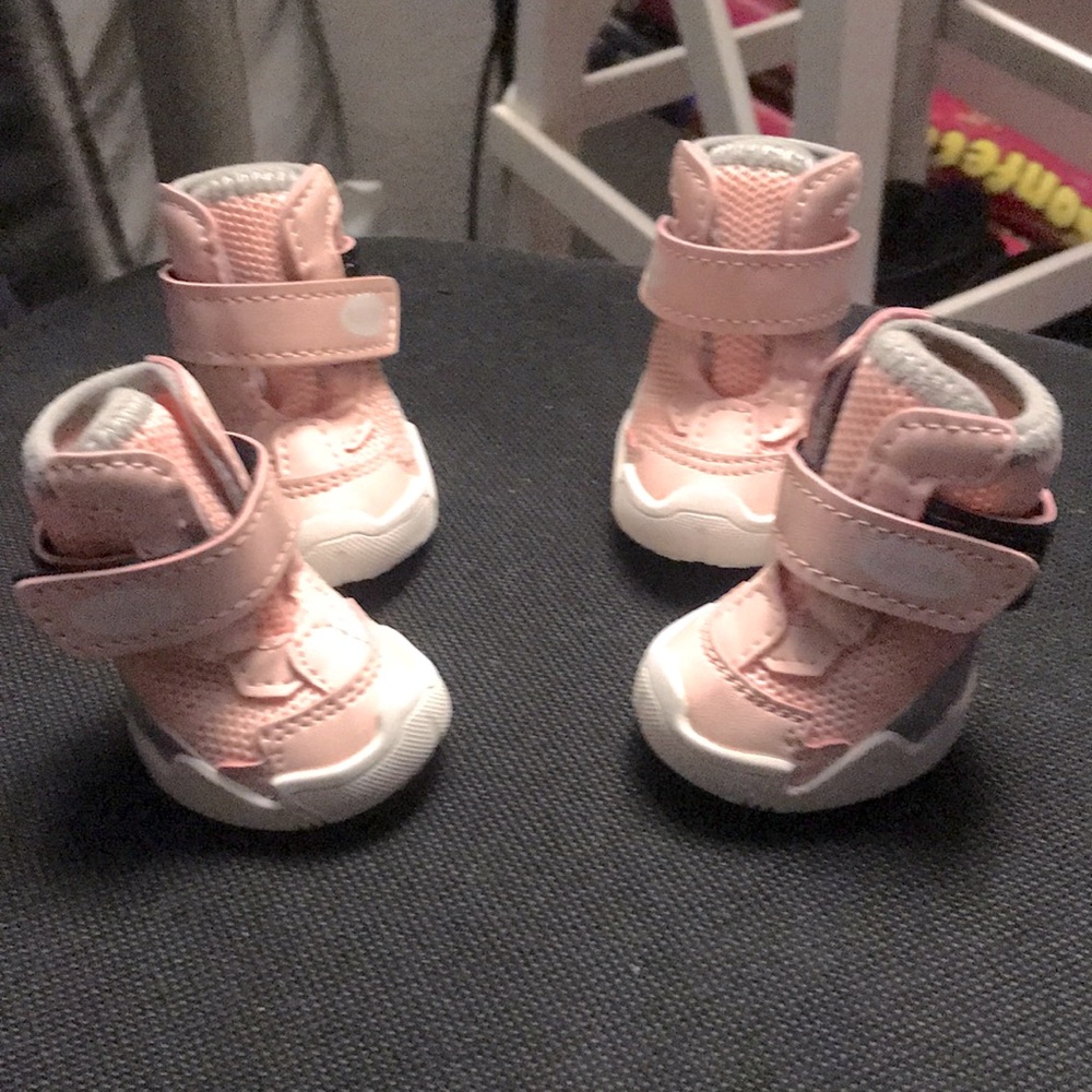 HURRY!!!! before u miss out on the absolute cutest fur baby tenny shoes 👠🥾👟